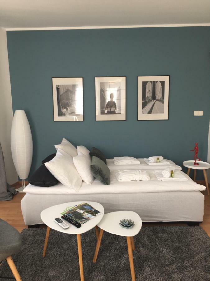 Lake Apartment Apartament Hévíz