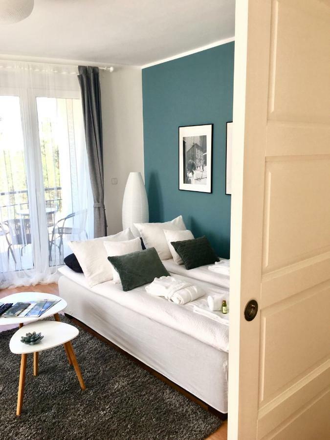Lake Apartment Apartment *
